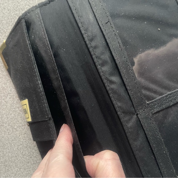 Veneto Black Mesh With Gold Toned Metal Frame Corners - Picture 6 of 9